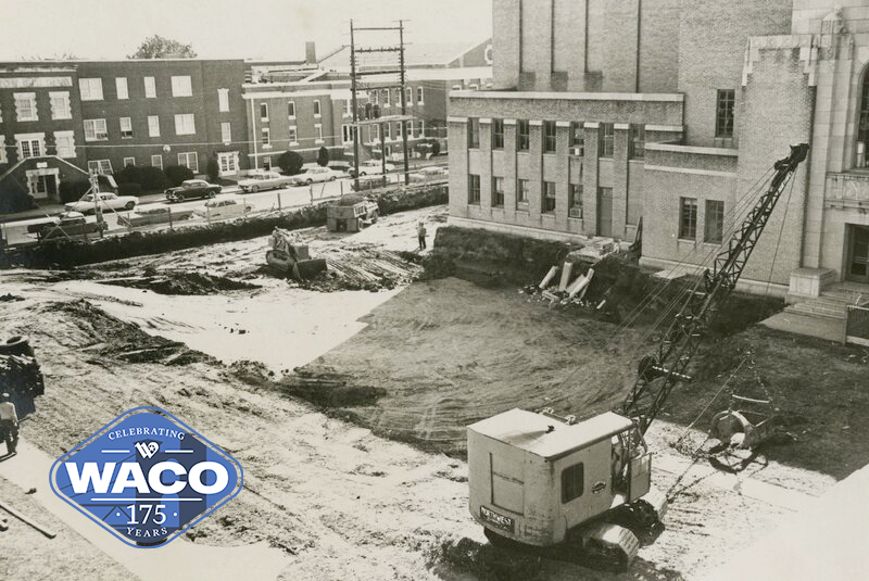 Black and white photo of Waco City Hall under construction