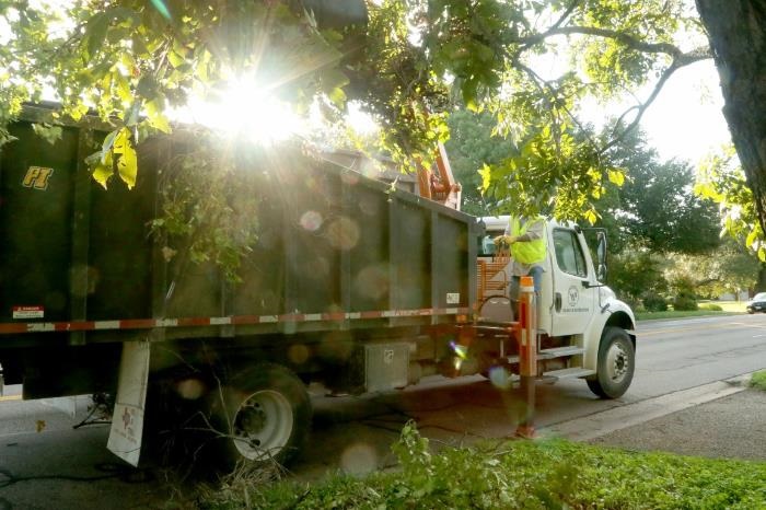 solid waste truck